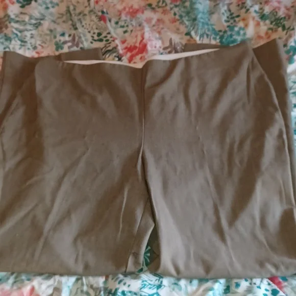 Women's 18 Studio Works - Picture 3 of 5